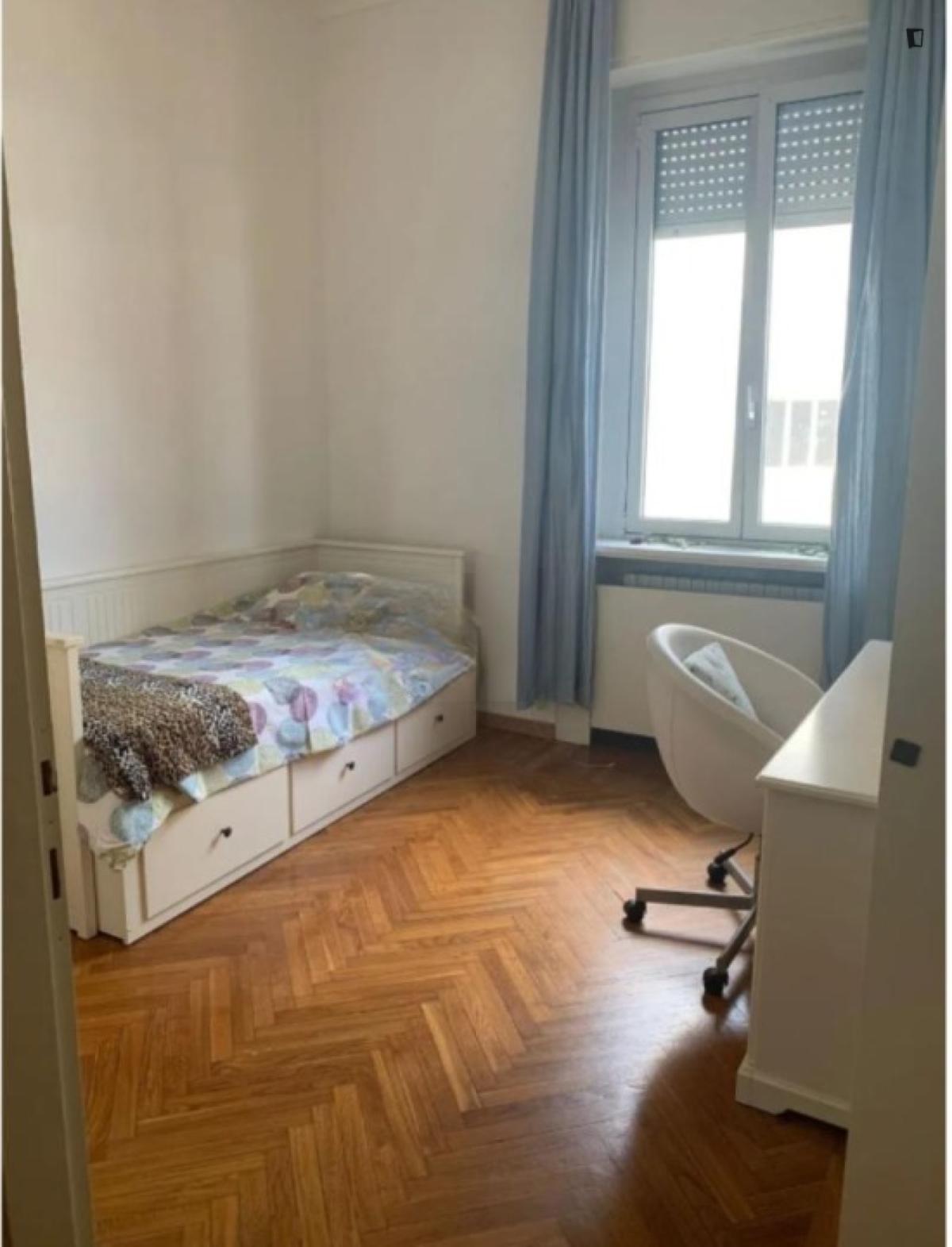 Single Bedroom, In 5-Bedroom Apartment - 9