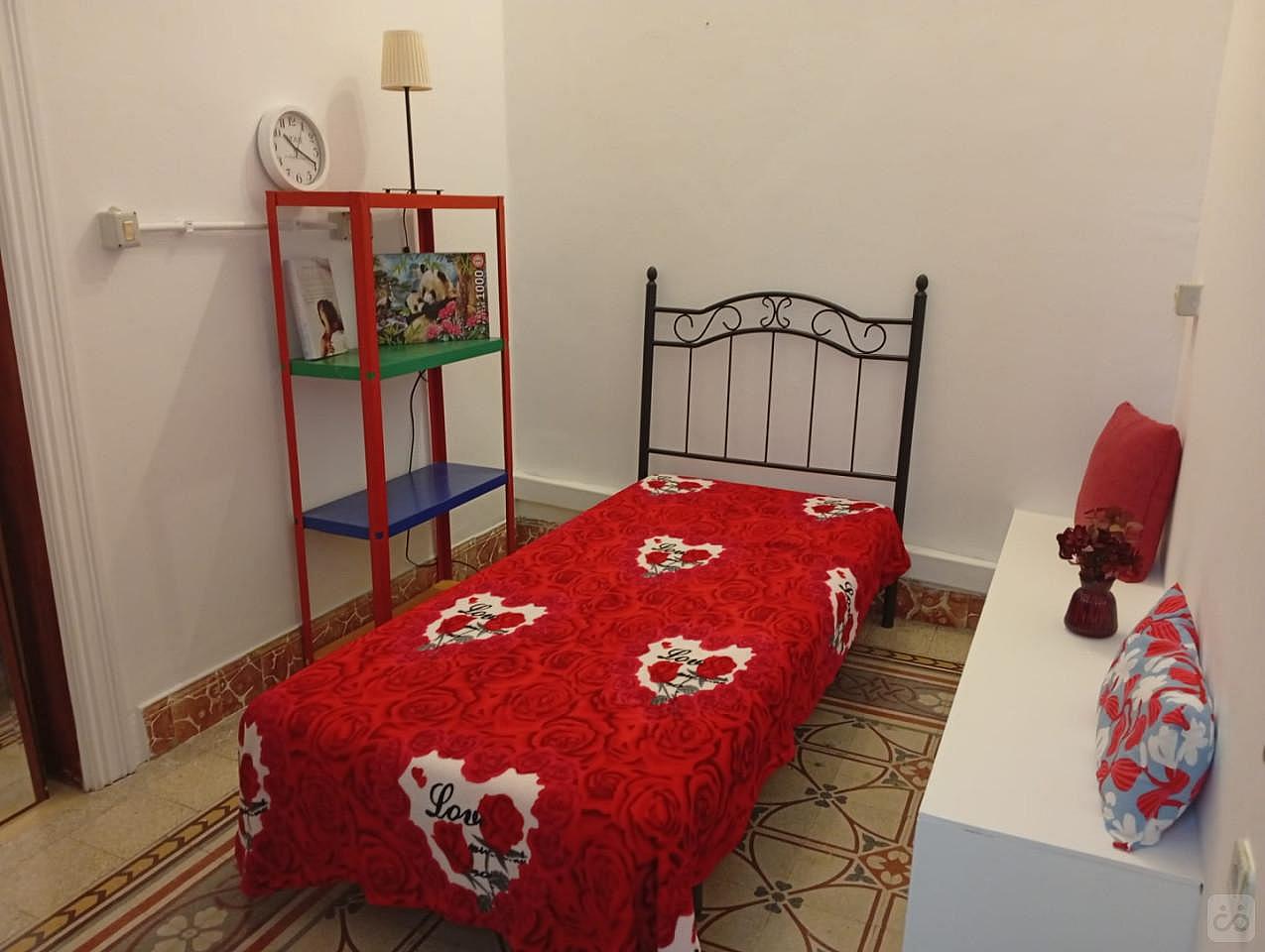 Room 8 - 2