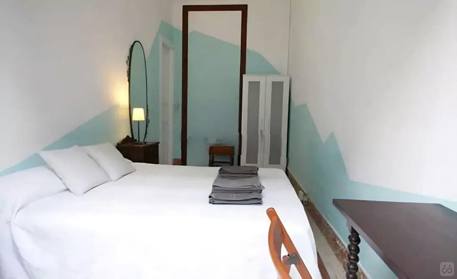 Full Room 1 With Balcony - 2
