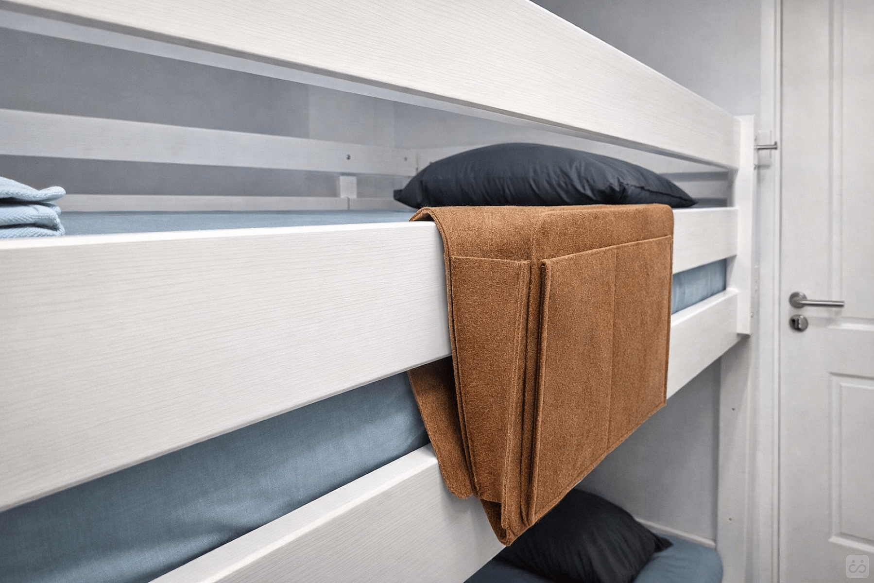 Bed In A 8-Bed Mixed Gender Room - 14