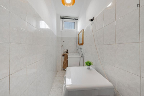 Comfy double bedroom in Quartiere Chiesa Rossa - Gallery - 9