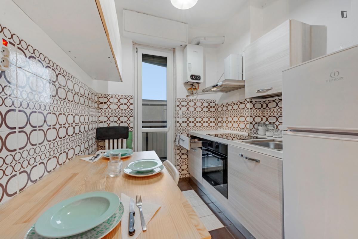 Comfy Double Bedroom In Quartiere Chiesa Rossa - 5
