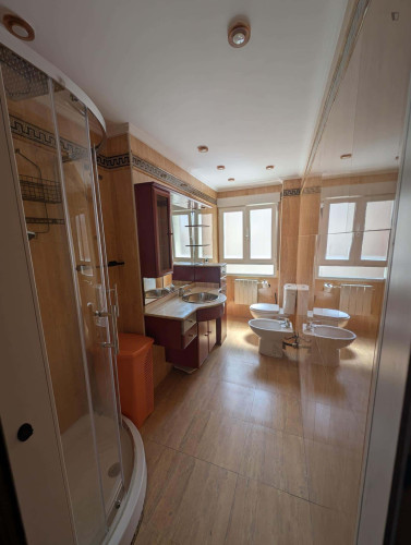Apartment in Calle Segovia, Burgos for 80 m² with 3 bedrooms - Gallery - 4