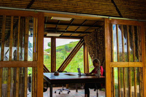 Stunning Countryside House w/ Coworking + Yoga Studio