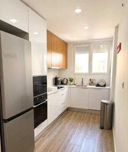 Irresistible 2 Bedroom Apartment close to Parede Train Station - Gallery - 12
