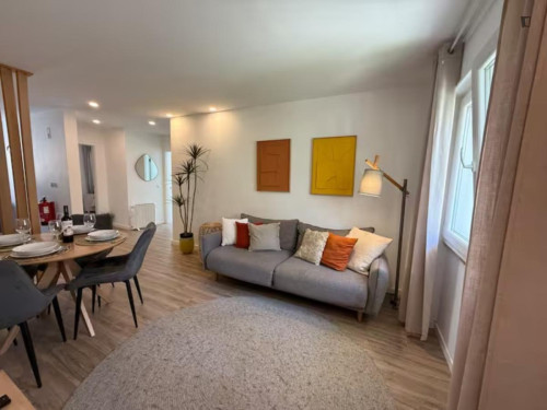 Irresistible 2 Bedroom Apartment close to Parede Train Station - Gallery - 18