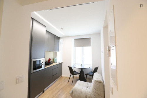 Delightful Studio close to Santa Apolónia Train Station - Gallery - 9