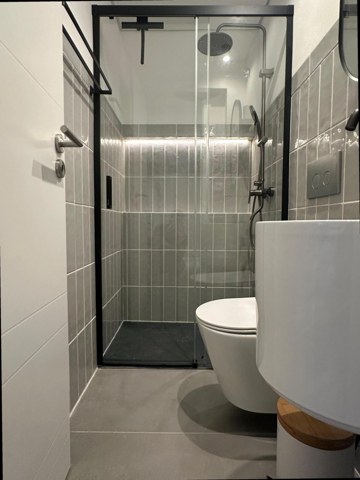 Charming 2 Bedroom Apartment With A Terrace Close To Nova School Of Business And Economics - 5