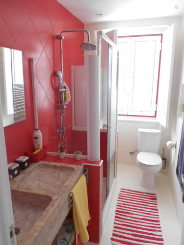 Homely single bedroom in sunny Costa da Caparica