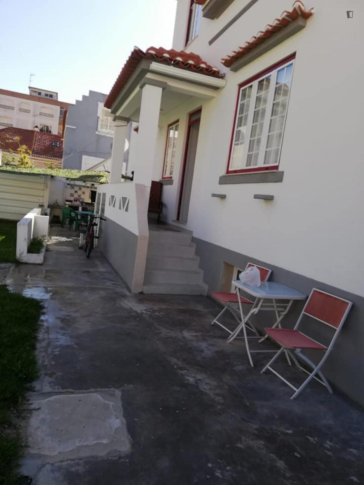 Homely Single Bedroom In Sunny Costa Da Caparica - 5