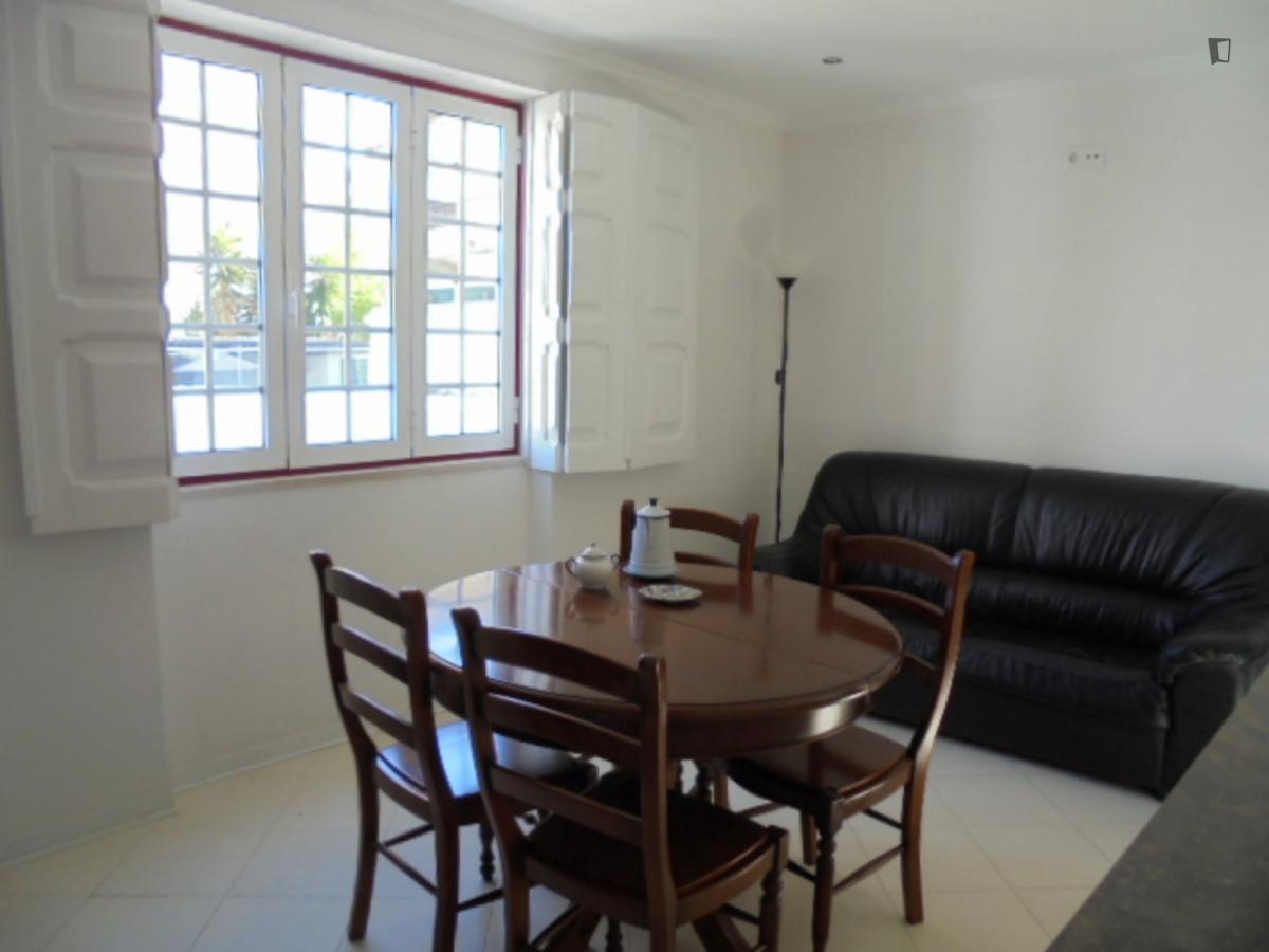 Homely Single Bedroom In Sunny Costa Da Caparica - 11