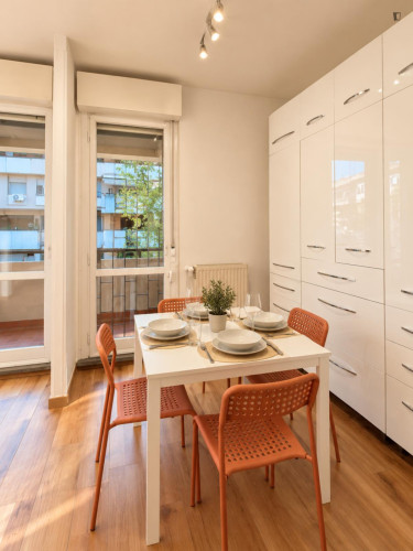 Cozy Single Bedroom in Rome EUR