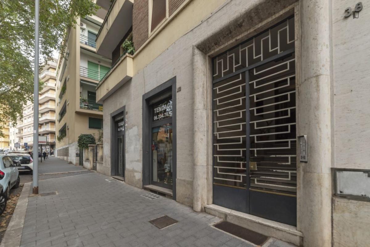 Appealing 4-Bedroom Flat In Appio Latino - 2