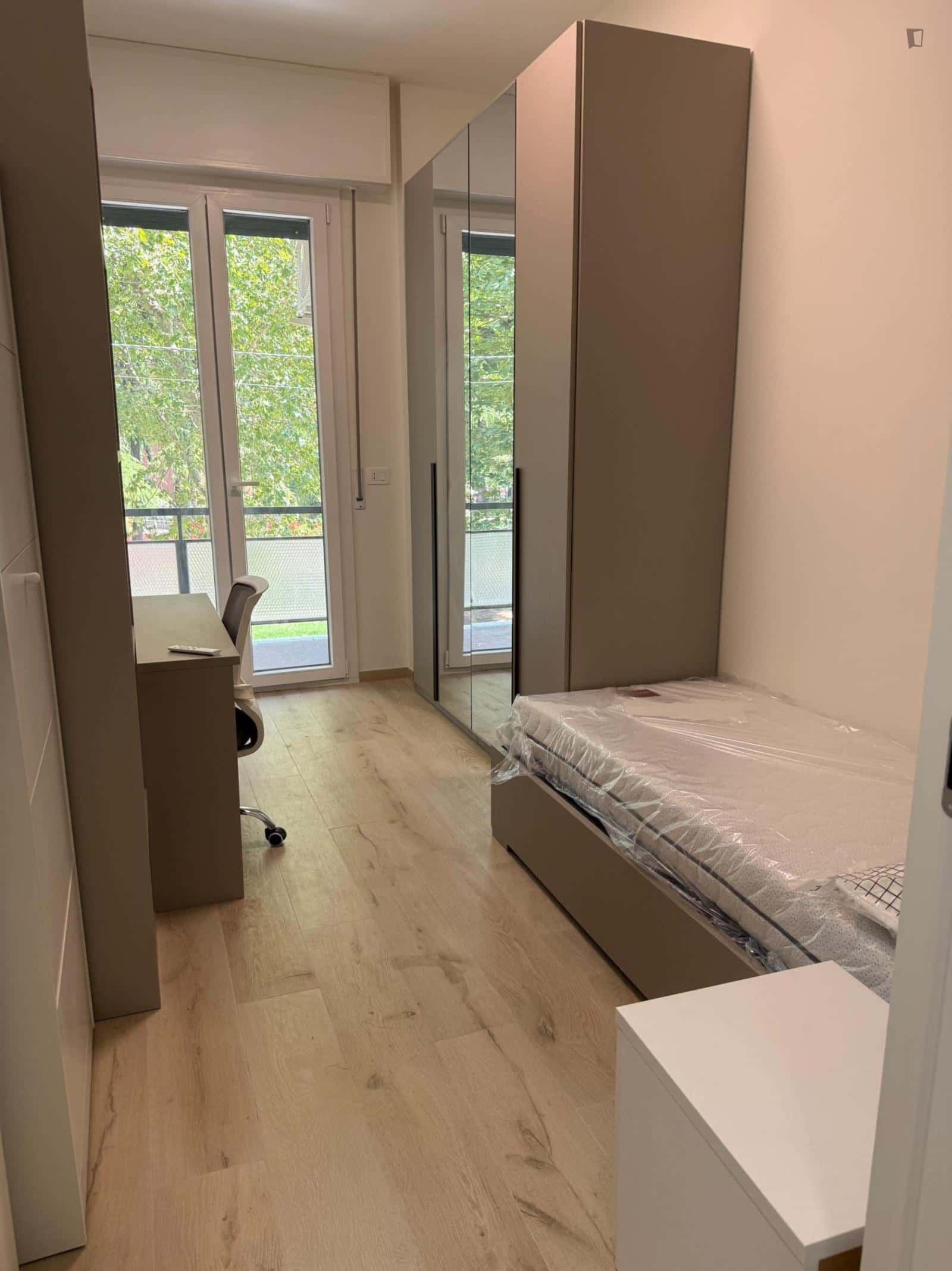 Room In Via Tommaso Salvini, Bologna For 150 M² With 6 Bedrooms - 1