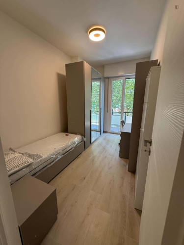 Room in Via Tommaso Salvini, Bologna for 150 m² with 6 bedrooms - Gallery - 2