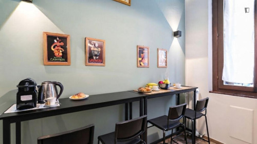 Bright 1-bedroom flat close to the Gambara subway station