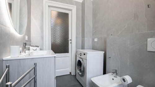 Bright 1-bedroom flat close to the Gambara subway station - Gallery - 24