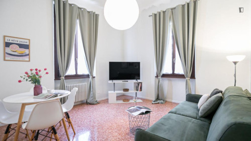 Bright 1-bedroom flat close to the Gambara subway station - Gallery - 49