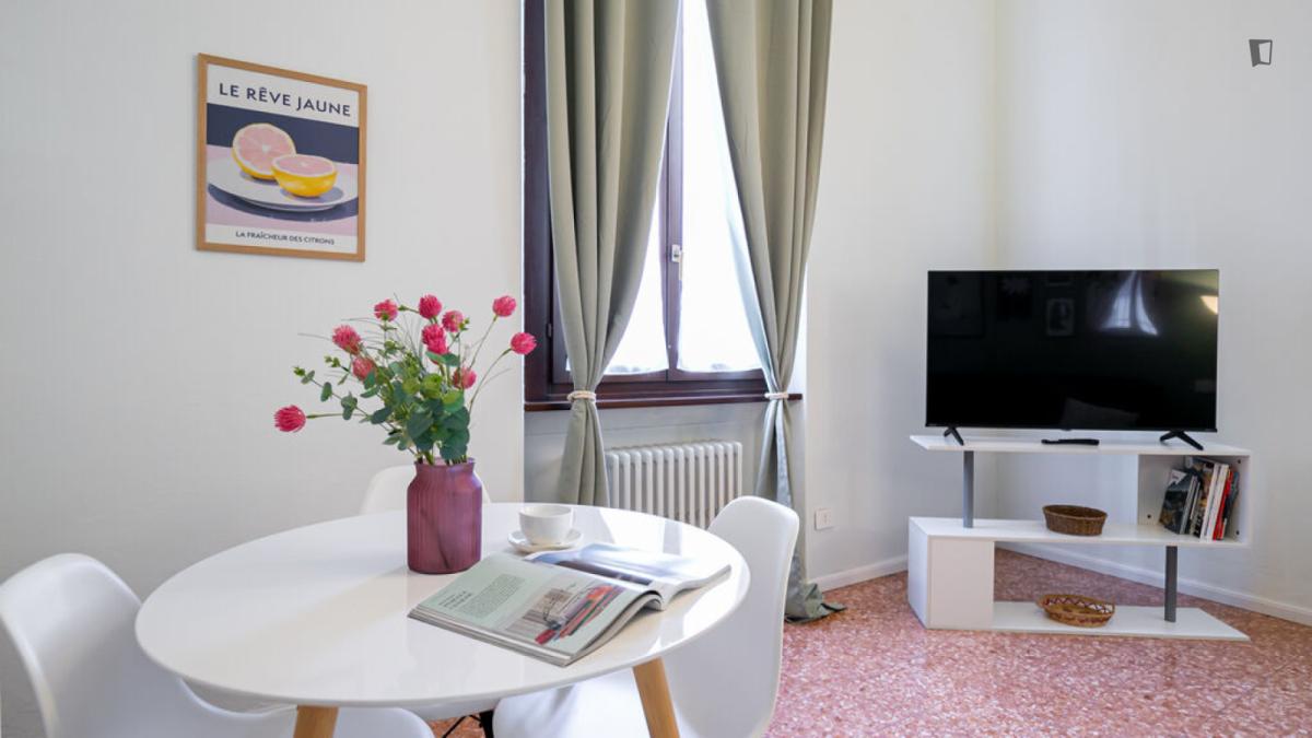 Bright 1-Bedroom Flat Close To The Gambara Subway Station - 28