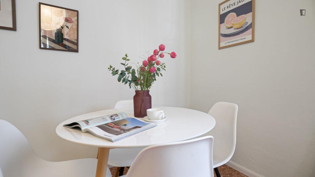 Bright 1-Bedroom Flat Close To The Gambara Subway Station - 26