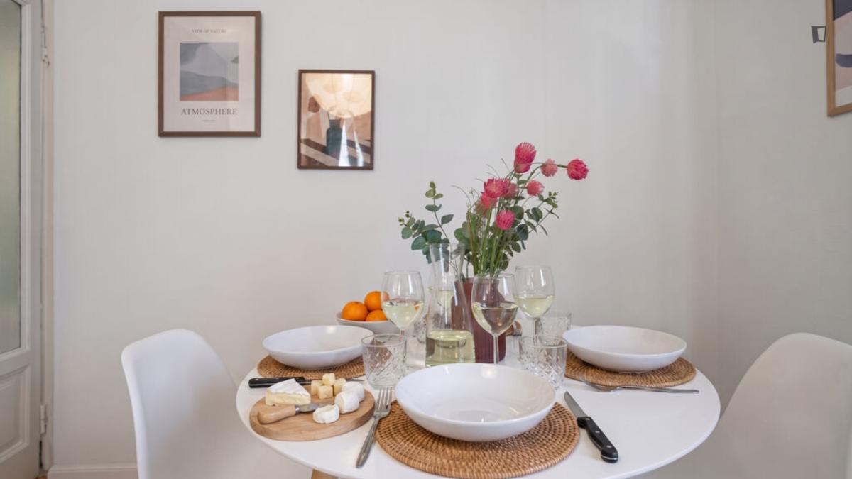 Bright 1-Bedroom Flat Close To The Gambara Subway Station - 23