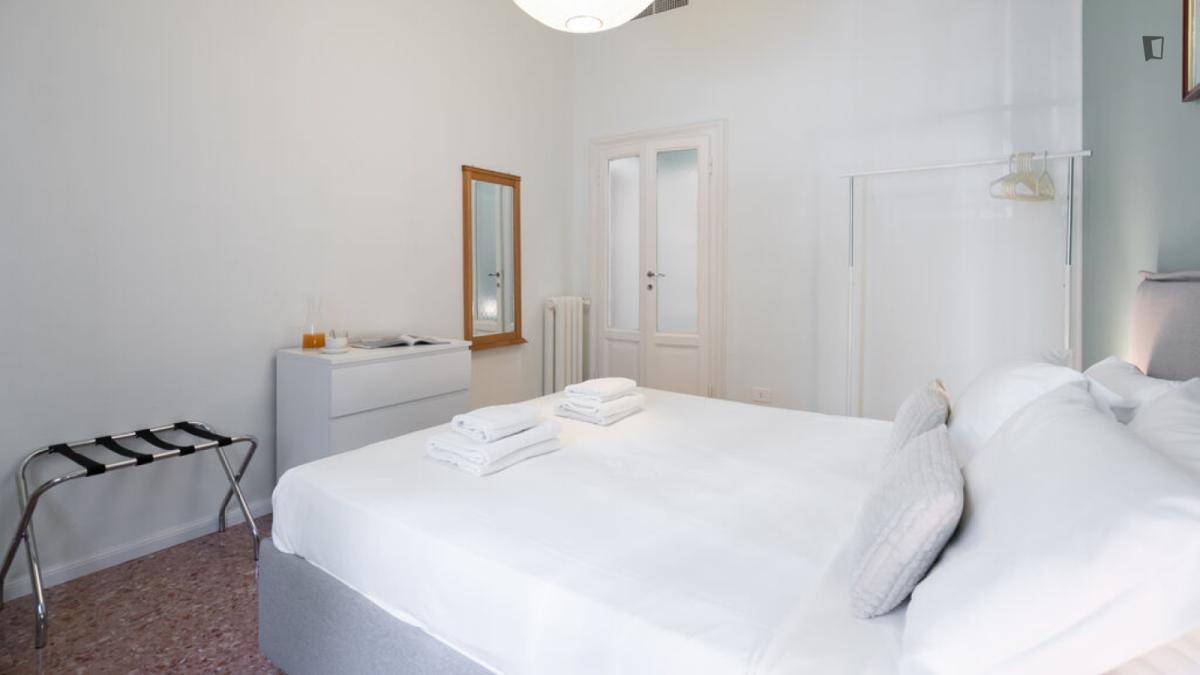 Bright 1-Bedroom Flat Close To The Gambara Subway Station - 41