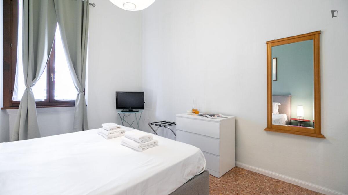 Bright 1-Bedroom Flat Close To The Gambara Subway Station - 42