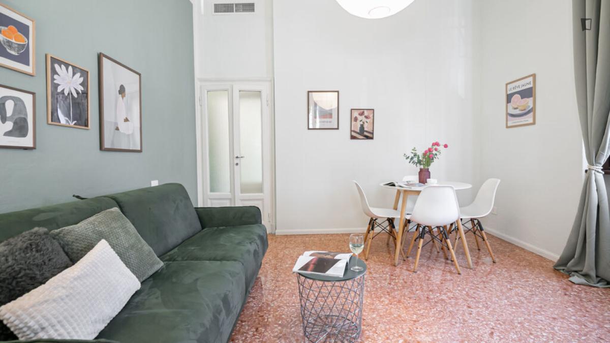 Bright 1-Bedroom Flat Close To The Gambara Subway Station - 34