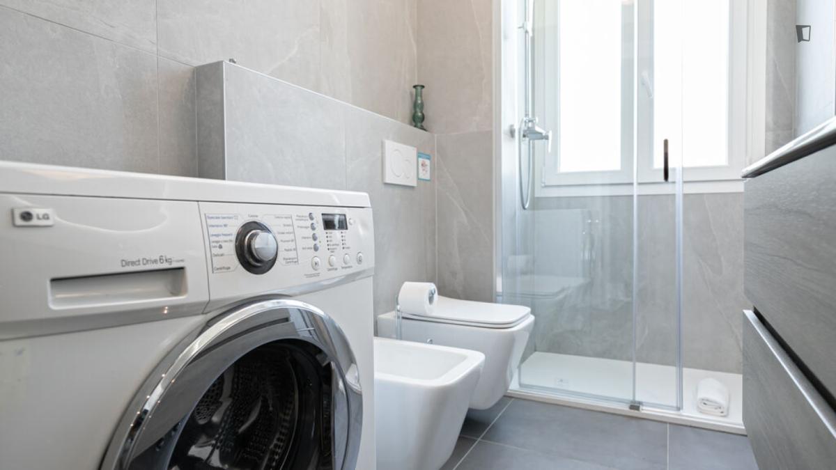 Bright 1-Bedroom Flat Close To The Gambara Subway Station - 7