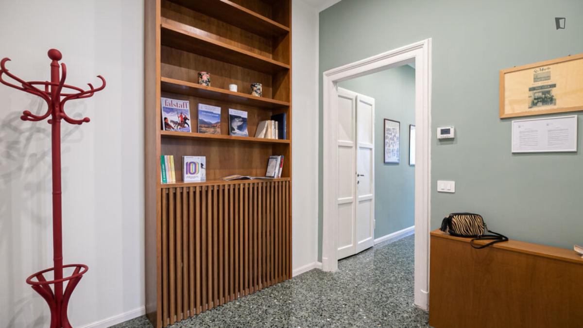 Bright 1-Bedroom Flat Close To The Gambara Subway Station - 1