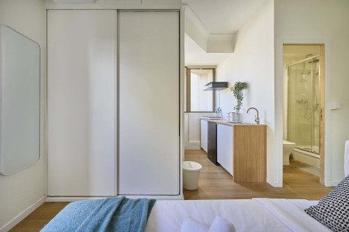 Renovated studio with private bathroom and balcony in Areeiro close to IST - Gallery - 9