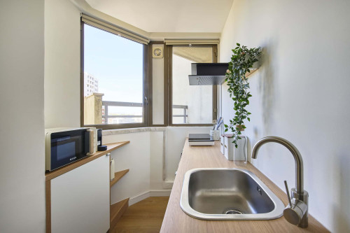 Renovated studio with private bathroom and balcony in Areeiro close to IST - Gallery - 3