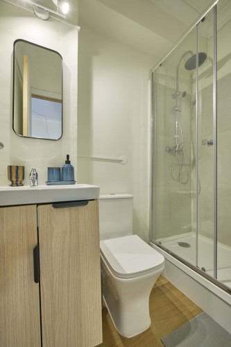 Renovated studio with private bathroom and balcony in Areeiro close to IST - Gallery - 4