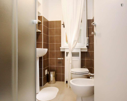 Single bedroom with balcony close to Guastalla Gardens - Gallery - 12