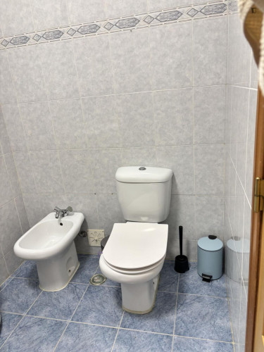 Profound Double Bedroom with a balcony close to Massamá-Barcarena Train Station - Gallery - 10