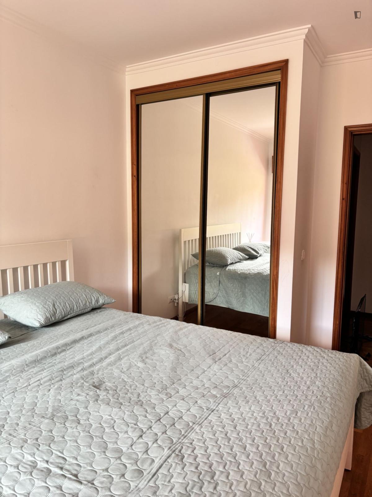 Profound Double Bedroom With A Balcony Close To Massamá-Barcarena Train Station - 6