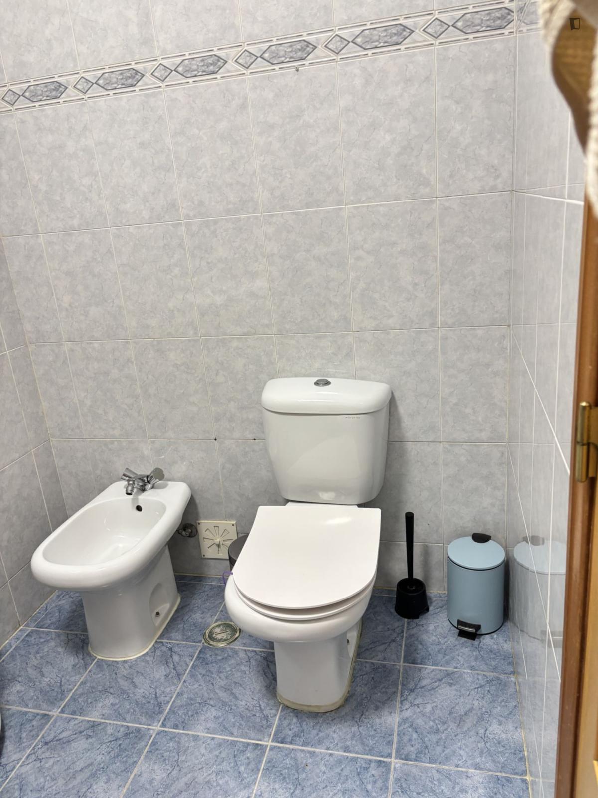 Profound Double Bedroom With A Balcony Close To Massamá-Barcarena Train Station - 1