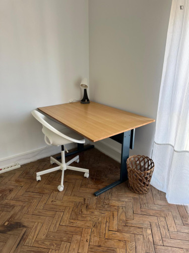 Luminous Double Bedroom with a balcony close to University of Lisbon  - Gallery - 23