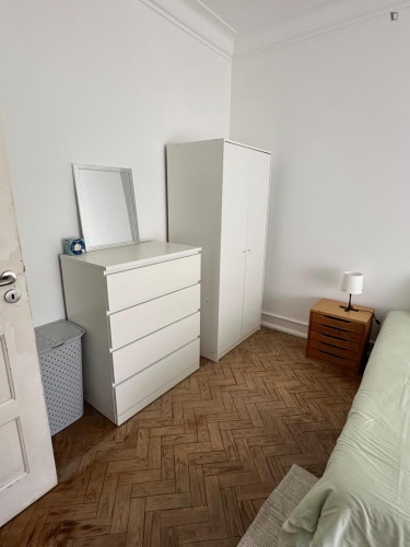 Luminous Double Bedroom with a balcony close to University of Lisbon  - Gallery - 27