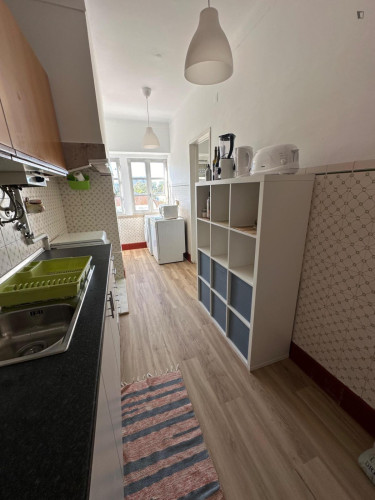 Luminous Double Bedroom with a balcony close to University of Lisbon  - Gallery - 14