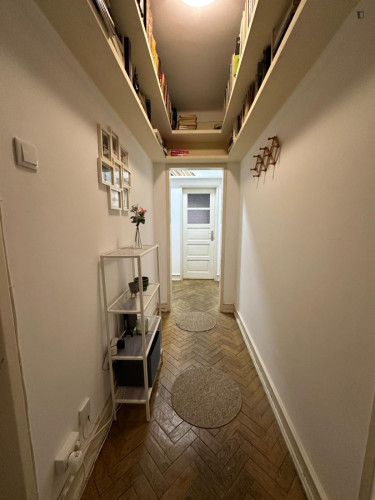 Luminous Double Bedroom with a balcony close to University of Lisbon  - Gallery - 2