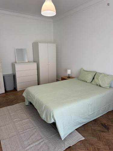 Luminous Double Bedroom with a balcony close to University of Lisbon  - Gallery - 25