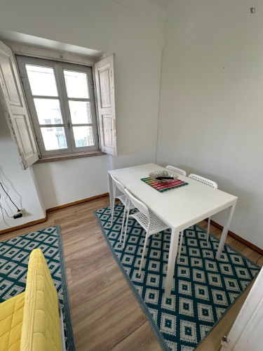 Luminous Double Bedroom with a balcony close to University of Lisbon  - Gallery - 18