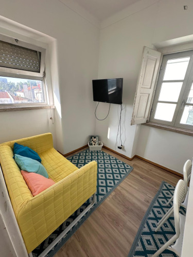 Luminous Double Bedroom with a balcony close to University of Lisbon  - Gallery - 19