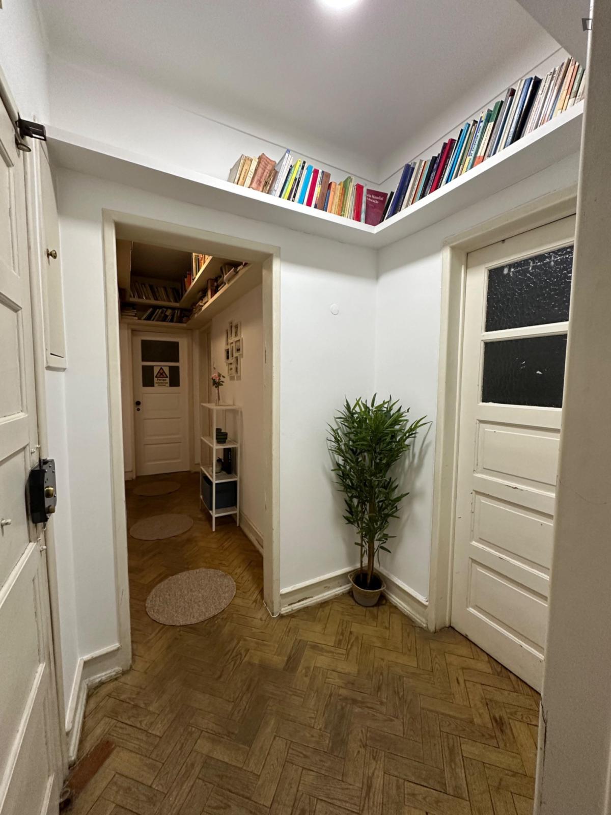 Luminous Double Bedroom With A Balcony Close To University Of Lisbon  - 3