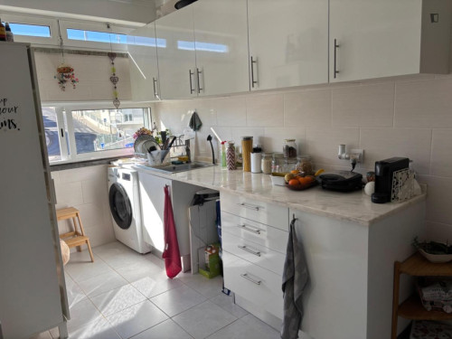 Captivating Single Bedroom close to Parede Train Station - Gallery - 5