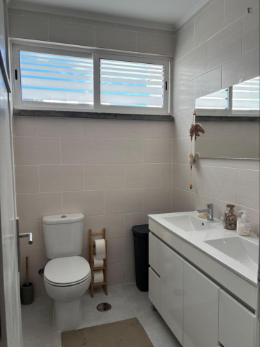 Captivating Single Bedroom close to Parede Train Station - Gallery - 10