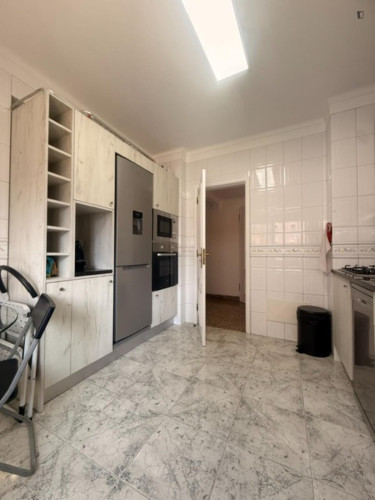 Elegant Single Bedroom with a balcony close to NOVA School of Science and Technology - Gallery - 5