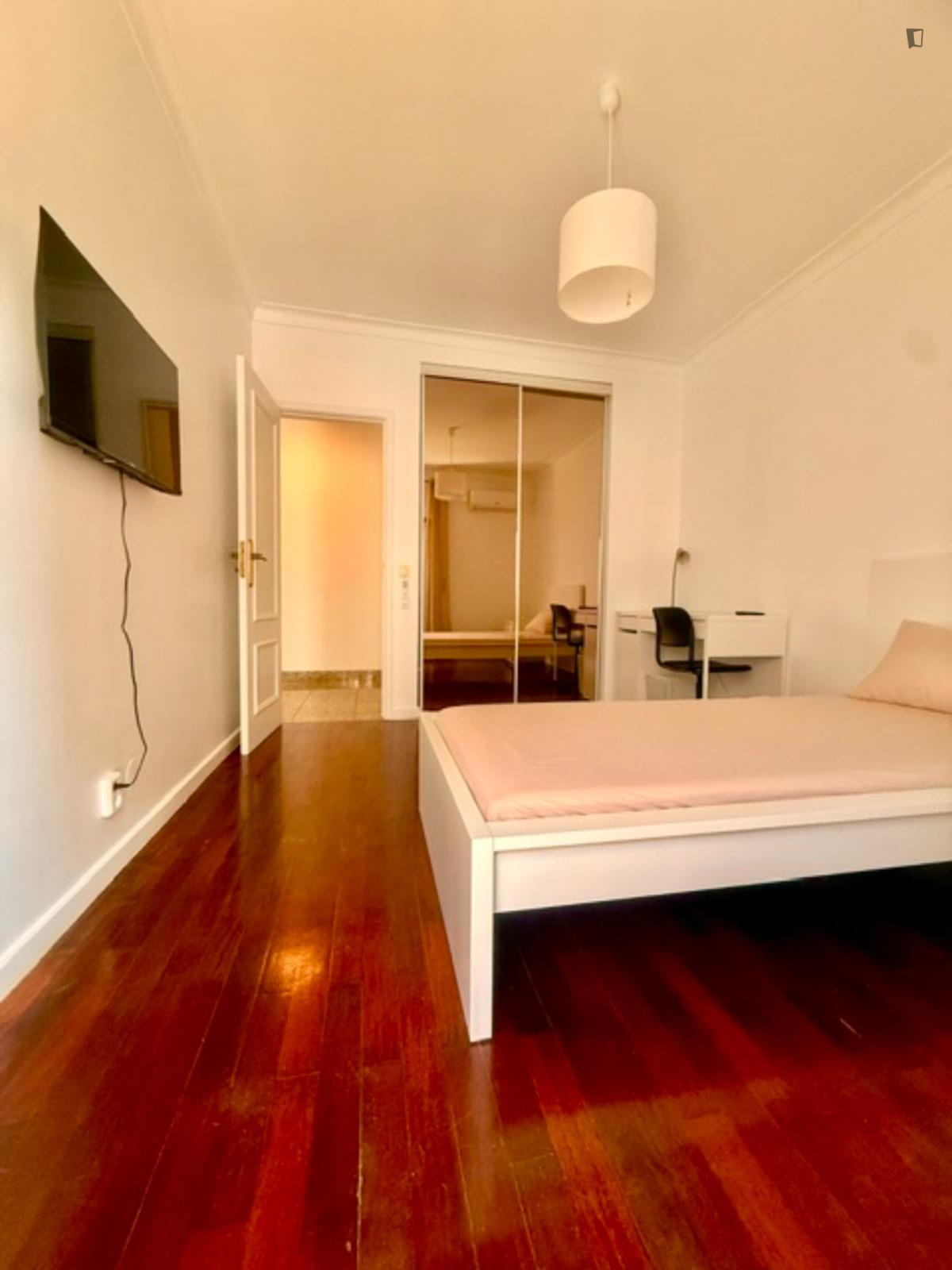 Elegant Single Bedroom With A Balcony Close To NOVA School Of Science And Technology - 12