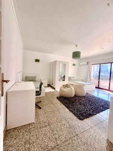 Bright Twin Bedroom with a balcony close to FCT University